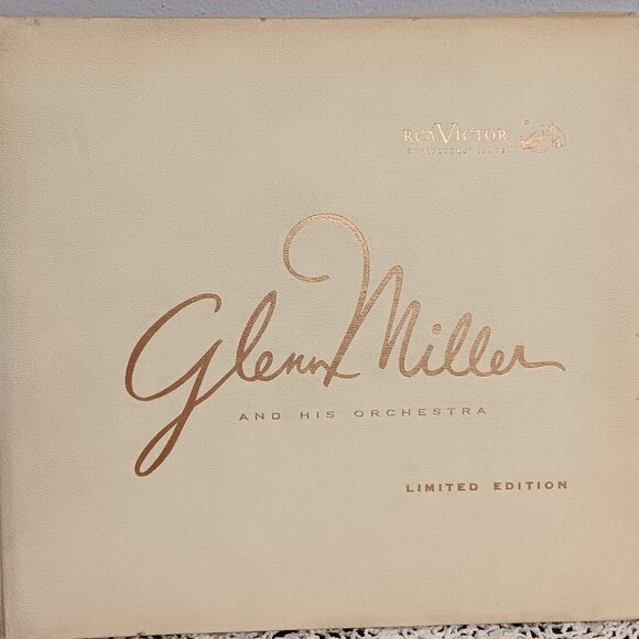 Glenn Miller And His Orchestra - Numbered Limited Edition 5 Record Binder Set - Picture 1 of 9